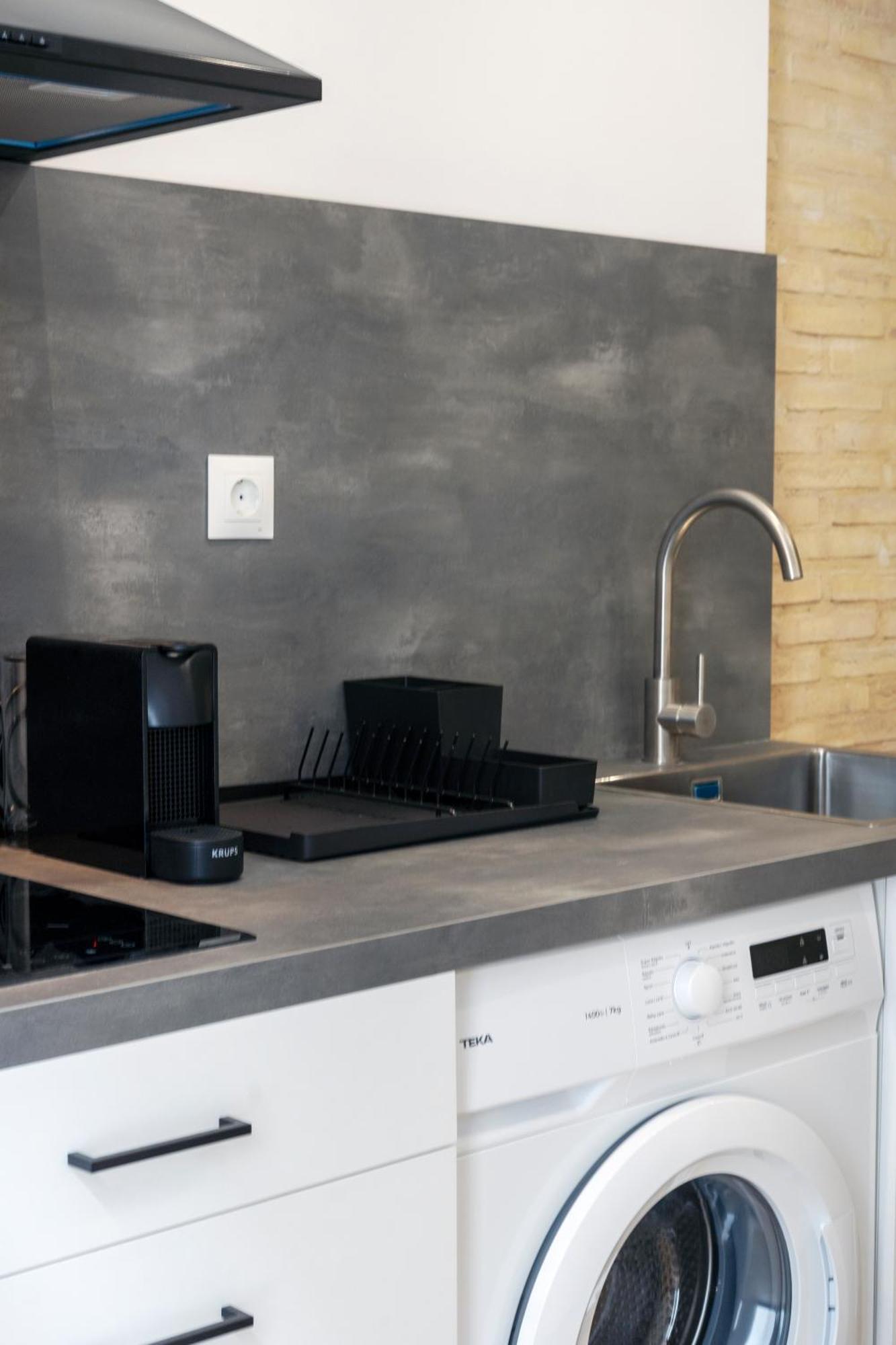 Vlc Host- Fray Pedro Apartment Valencia Exterior photo