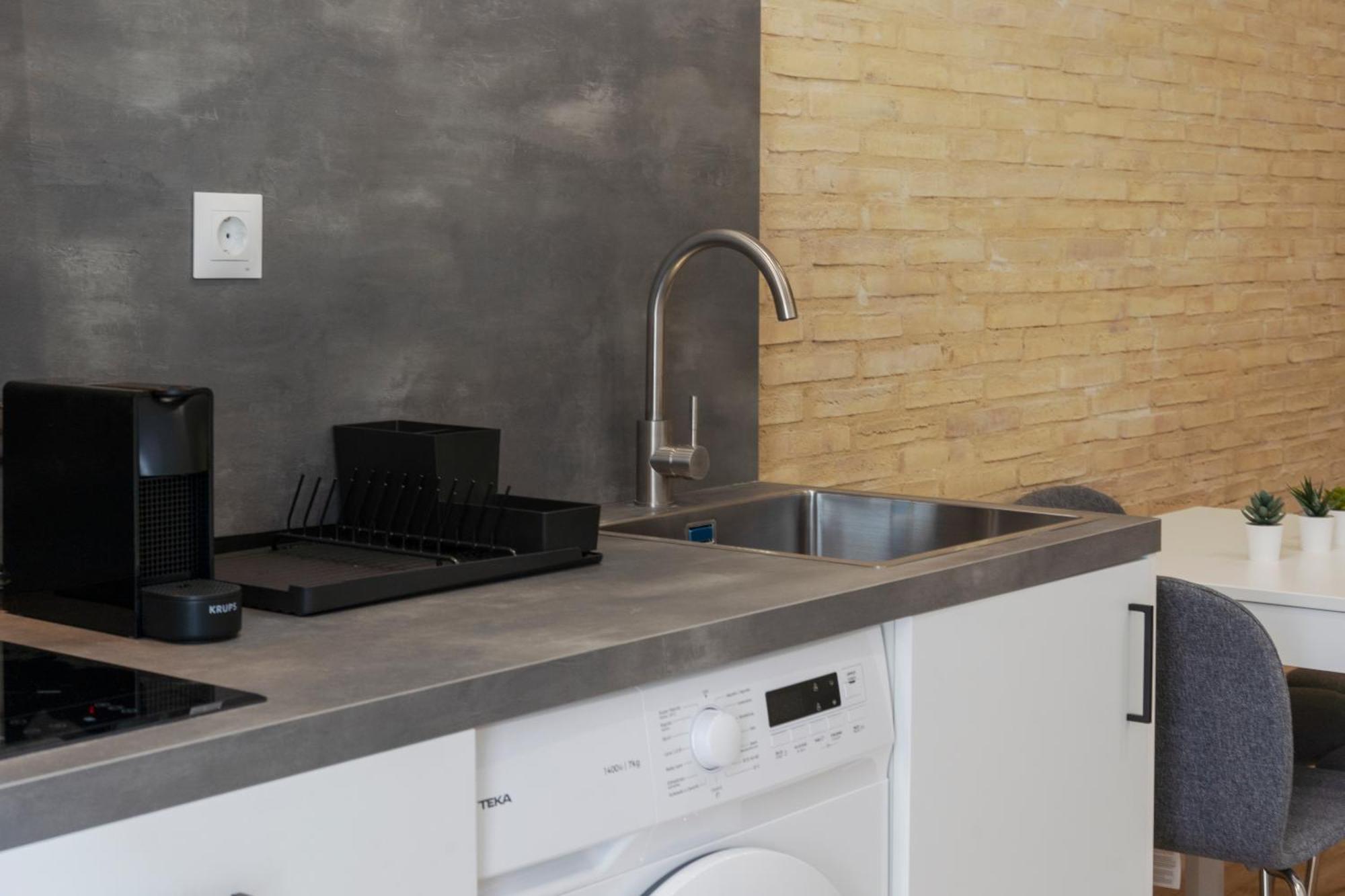 Vlc Host- Fray Pedro Apartment Valencia Exterior photo